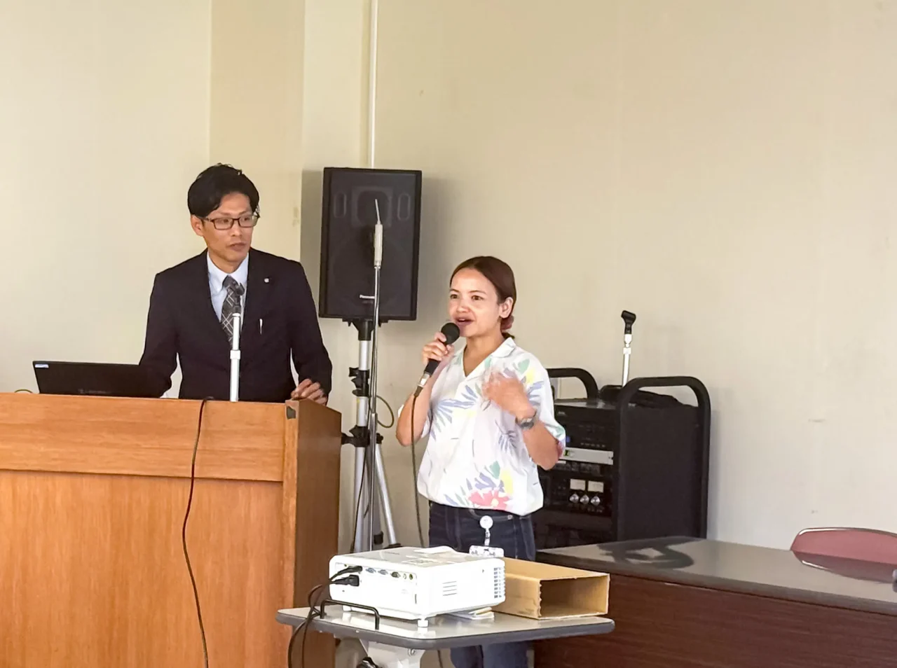 講演中の様子